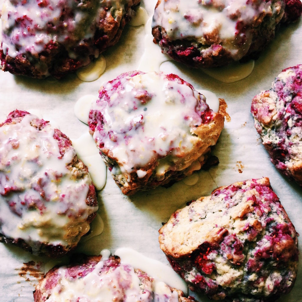 petite raspberry scones | Recipe via DisplacedHousewife #scones #baking #tips #breakfast @displacedhousewife