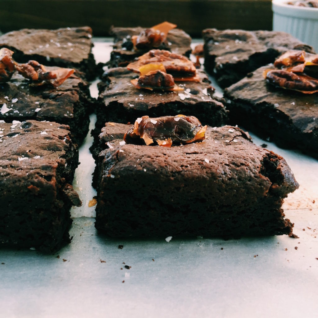 fudgy brownies with caramelized pecan brittle | Recipe via DisplacedHousewife 