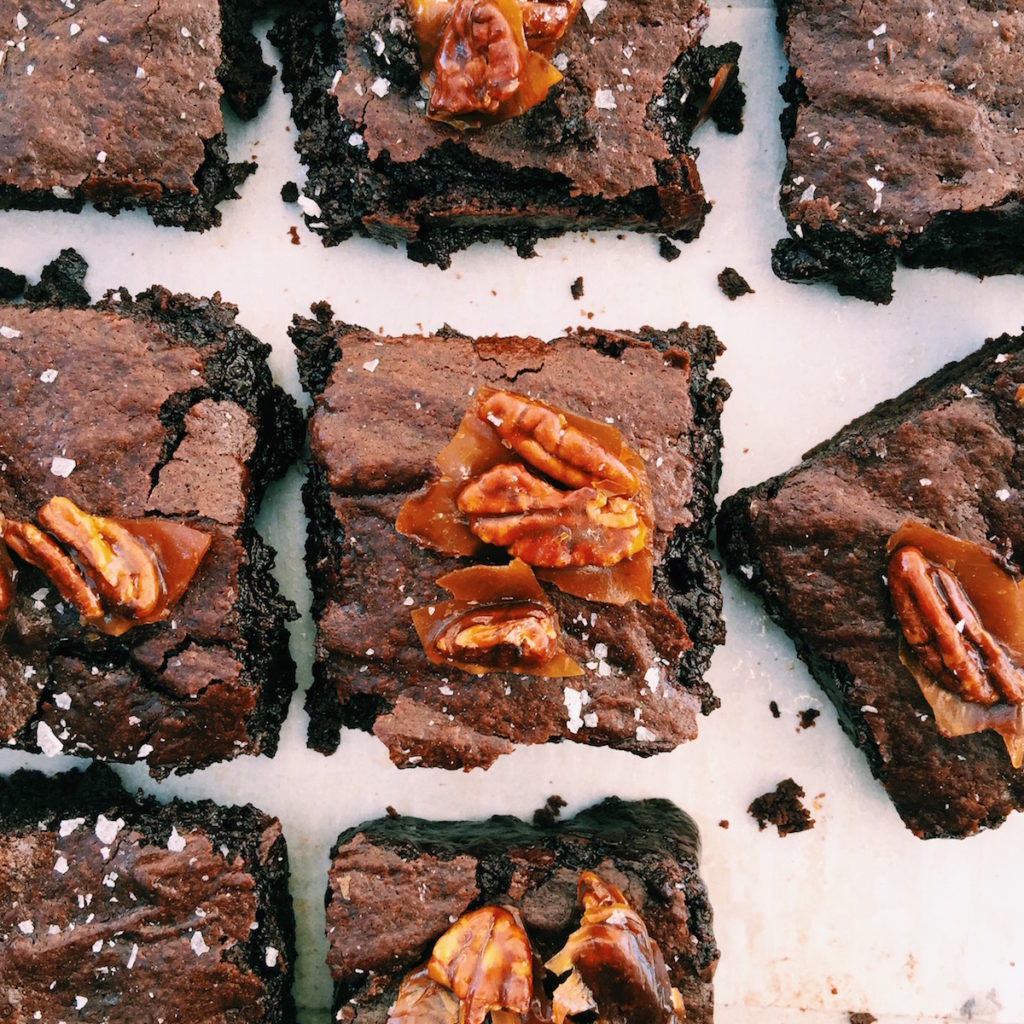 fudgy brownies + caramelized pecan brittle | Recipe via DisplacedHousewife