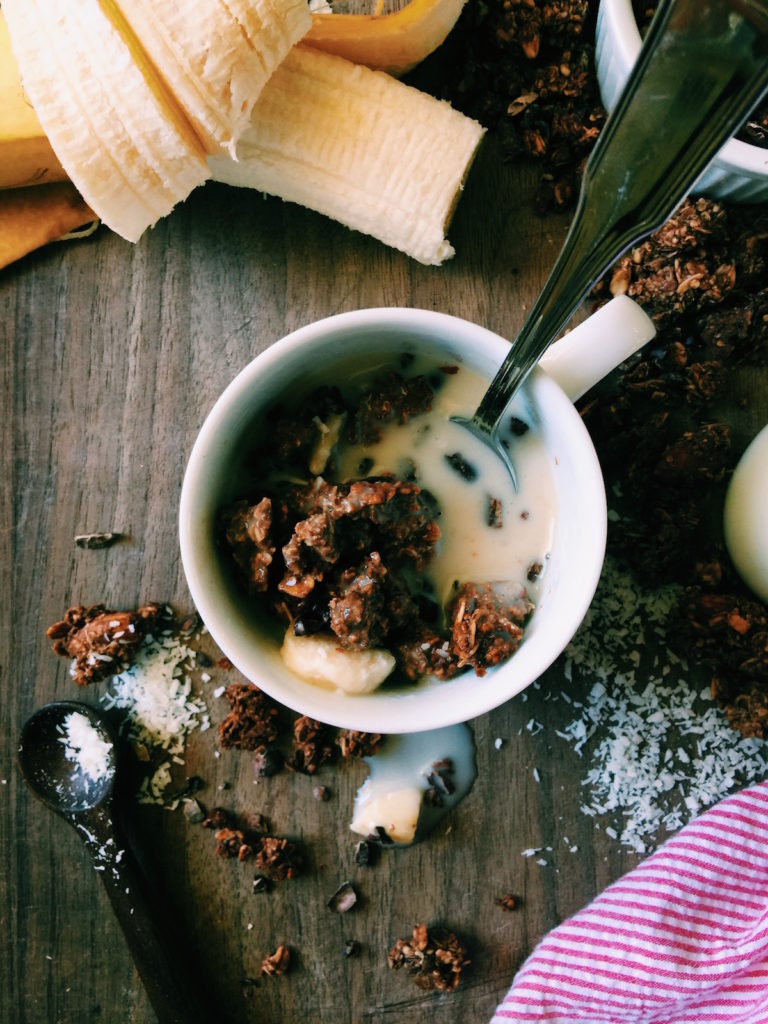 double chocolate + banana superfood granola | Recipe via DisplacedHousewife