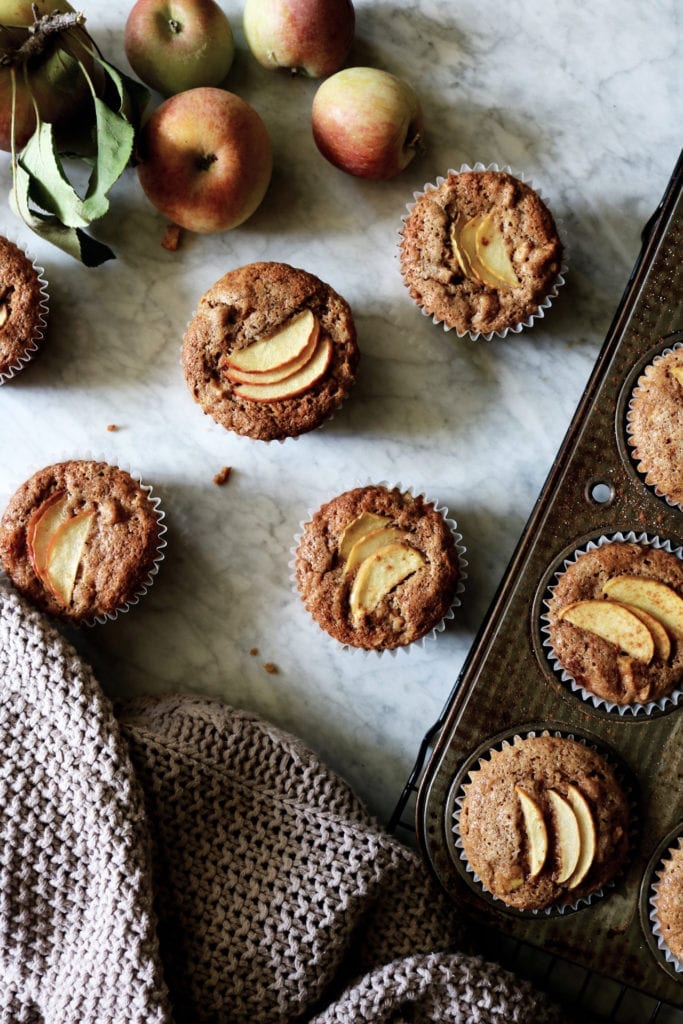Apple Cinnamon Muffins | Recipe via DisplacedHousewife | apples + spices @displacedhousewife