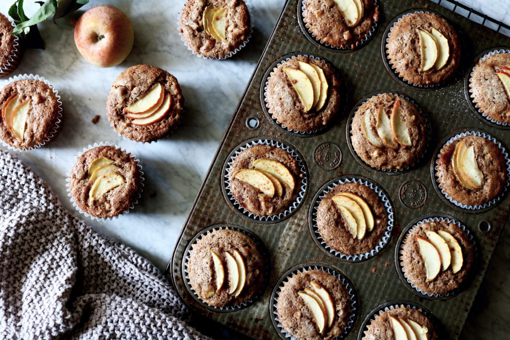 Apple Cinnamon Muffins | Recipe via DisplacedHousewife | apples + spices @displacedhousewife