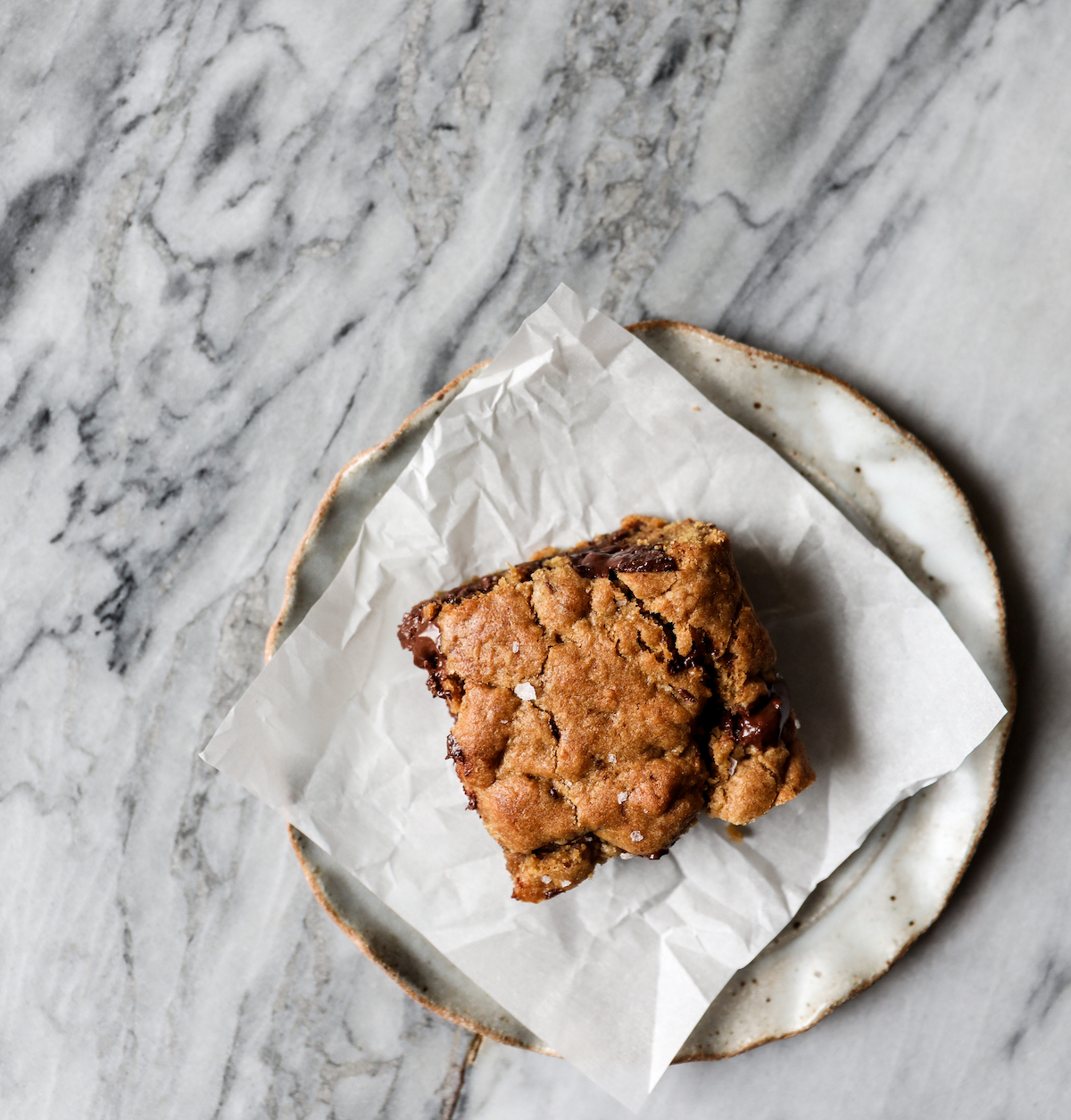Brown Butter Muscovado Chocolate Chunk Bar Cookies Recipe | DisplacedHousewife
