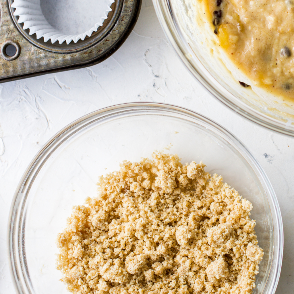 A bowl of streusel.